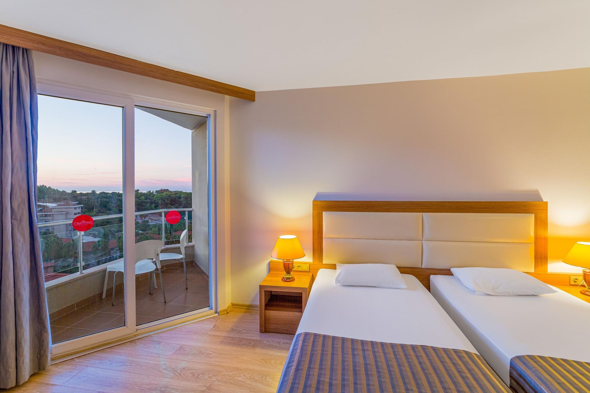 Готель Justiniano Club Alanya Окурджалар Екстер'єр фото